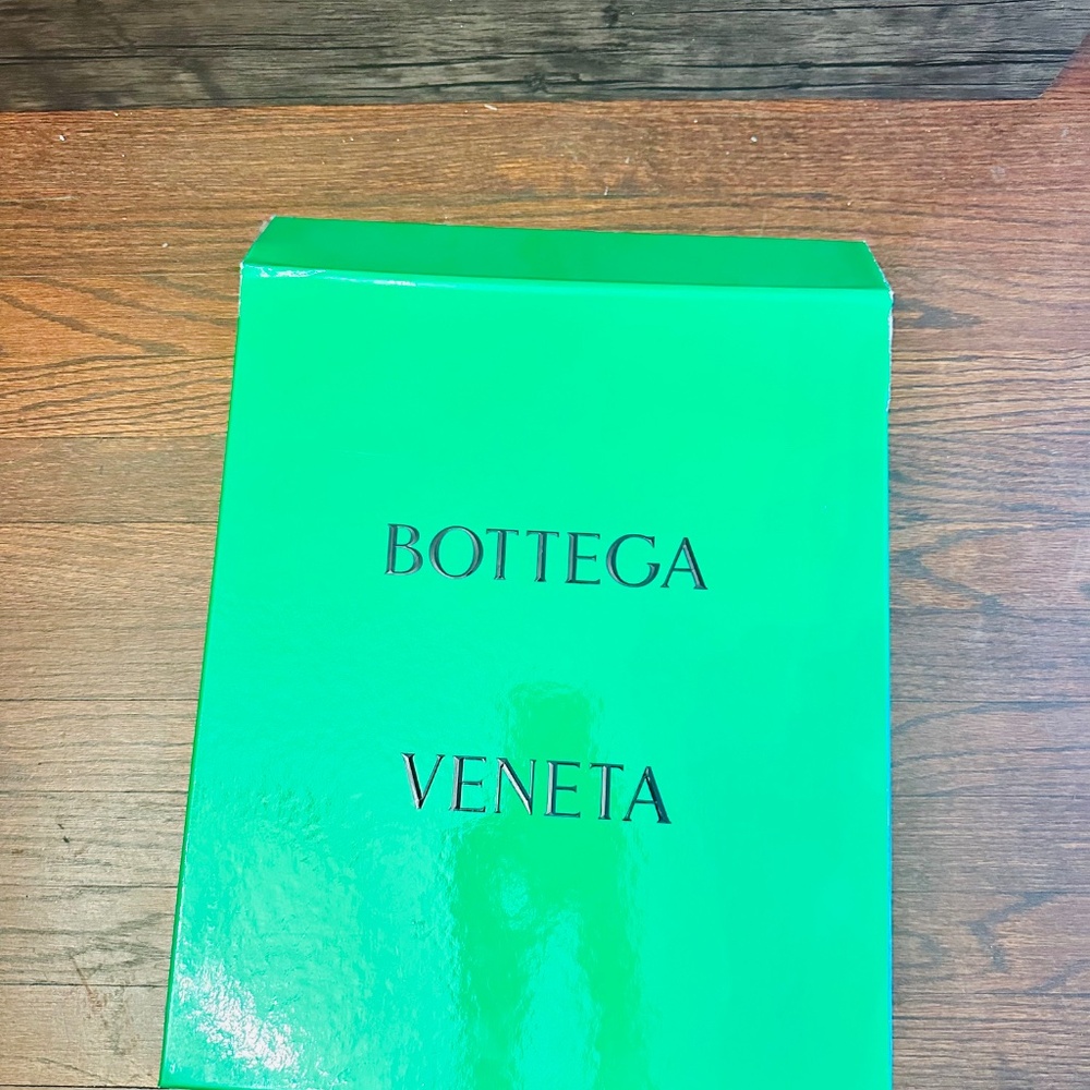 BNIB Authentic Bottega Veneta Chocolate Nappa Boot - Picture 2 of 8